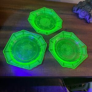 Vintage 💚 Uranium Glass Plates